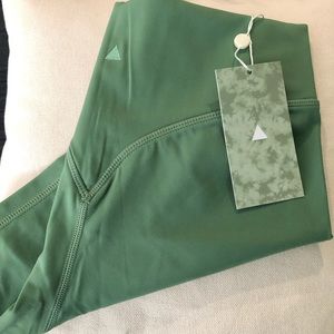 Balance Athletica cloud shorts in serpentine green - Size Small